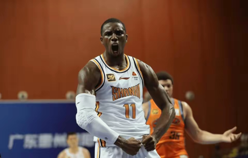 九游体育官方版APP 哈兰德迎来三赛季出色发挥，尤文图斯观众热烈欢呼！引发球迷热议