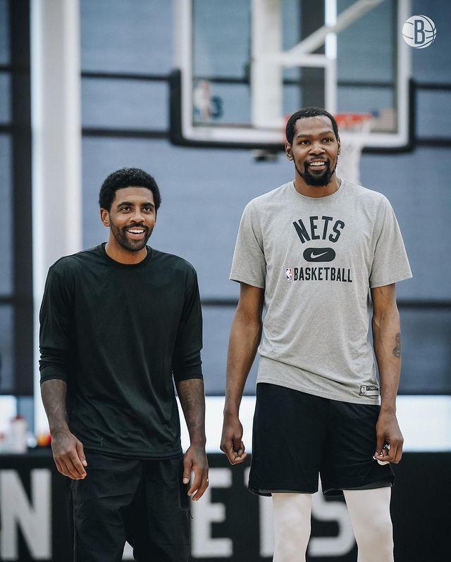 九游体育app下载地址关于赛地聚焦：英超关键时刻热度飙升，夏洛特黄蜂复出首秀，悬念犹存，年轻球员得到机会的信息